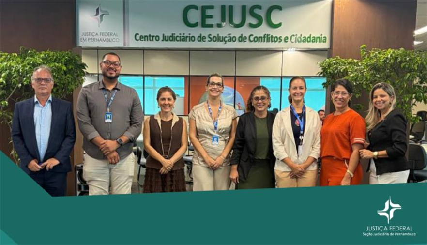 Foto posada magistrada e representantes do CorenPE